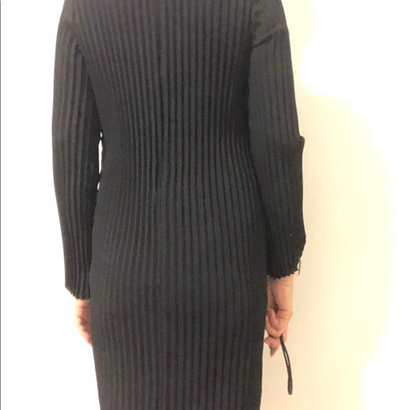 Pleats dress - Picture 3 of 3